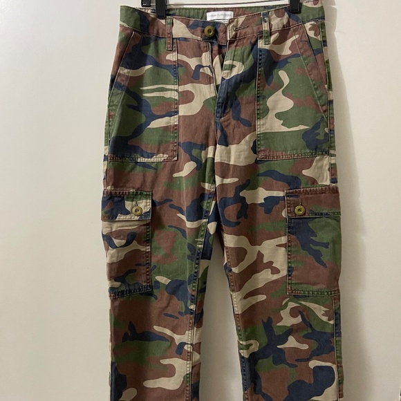 Urban Outfitters Pants - Urban outfitters camo cargo pants